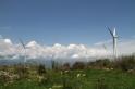 Des éoliennes se mêlent aux pierres sur le massif du Latmos