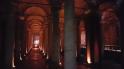 Dans la citerne-basilique d'Istanbul