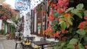 Une ruelle étroite et fleurie de Sığacık
