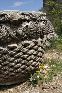 Pierre délicatement travaillée au monastère de Saint Siméon le Stylite
