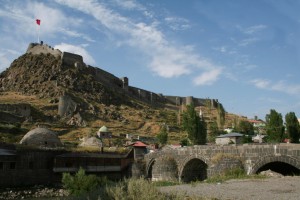 Citadelle de Kars et le vieux pont