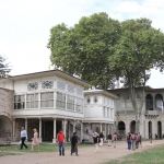 Dans l'enceinte du Palais de Topkapı