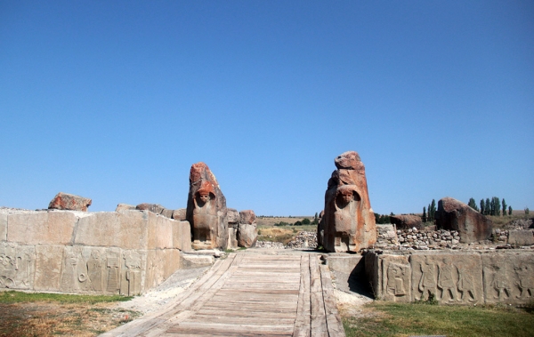 Porte des sphinx à Alaca Höyük