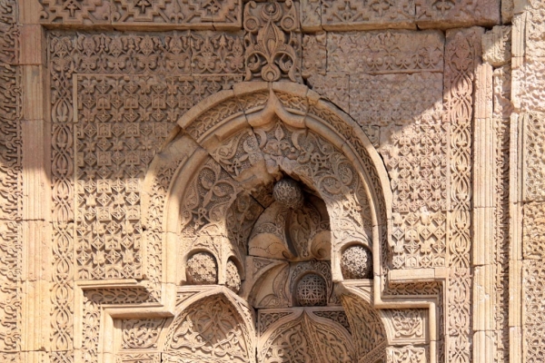 Une porte de la Grande Mosquée de Divriği