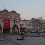 Devant le bazar égyptien d'Istanbul