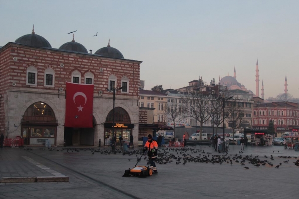Devant le bazar égyptien d'Istanbul